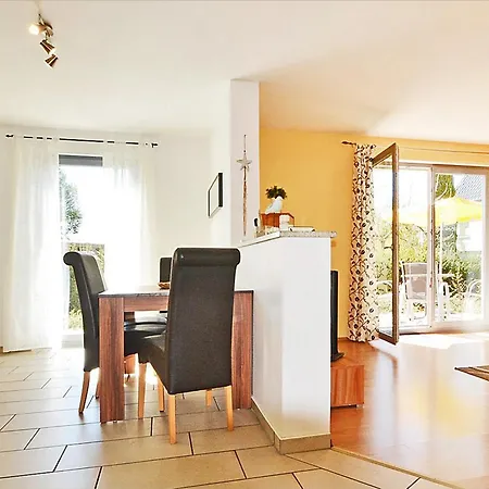 Haus Triade Ferienwohnung Triade 2 * צינוביץ